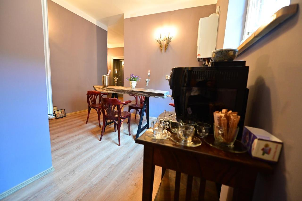 Lovely 2 Bedroom Apartment In Historic City Center シビウ エクステリア 写真