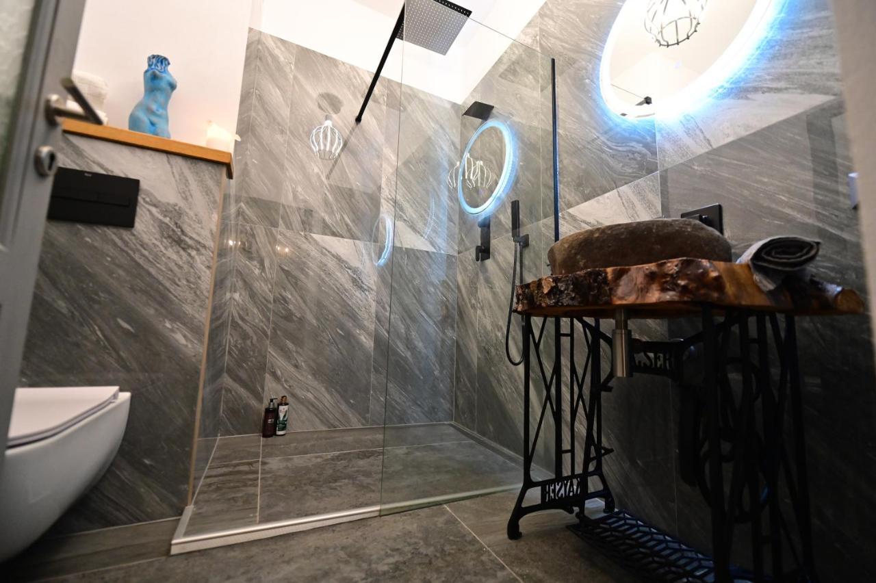 Lovely 2 Bedroom Apartment In Historic City Center シビウ エクステリア 写真